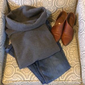 Oversized gray sweater (4)